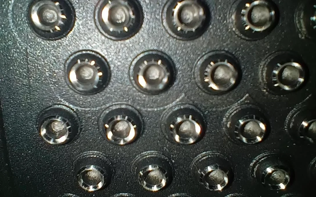 Macro dei pin espulsori di una fustella rotativa pin eject